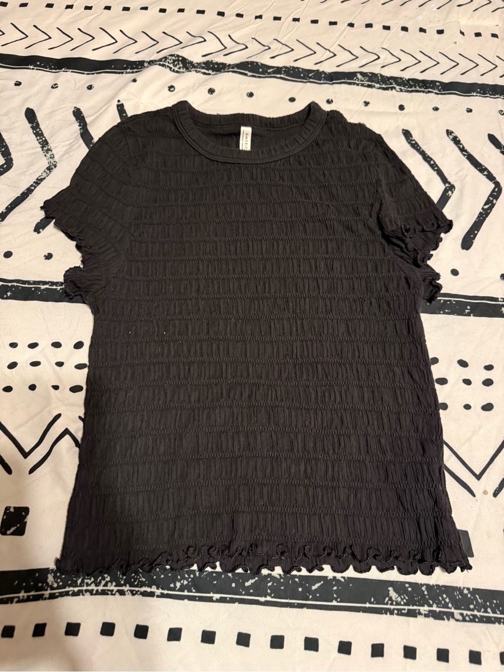 American Eagle Outfitters Black Smocked Short Sleeve Tee